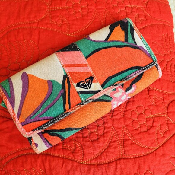 Roxy Wallet - Picture 1 of 12